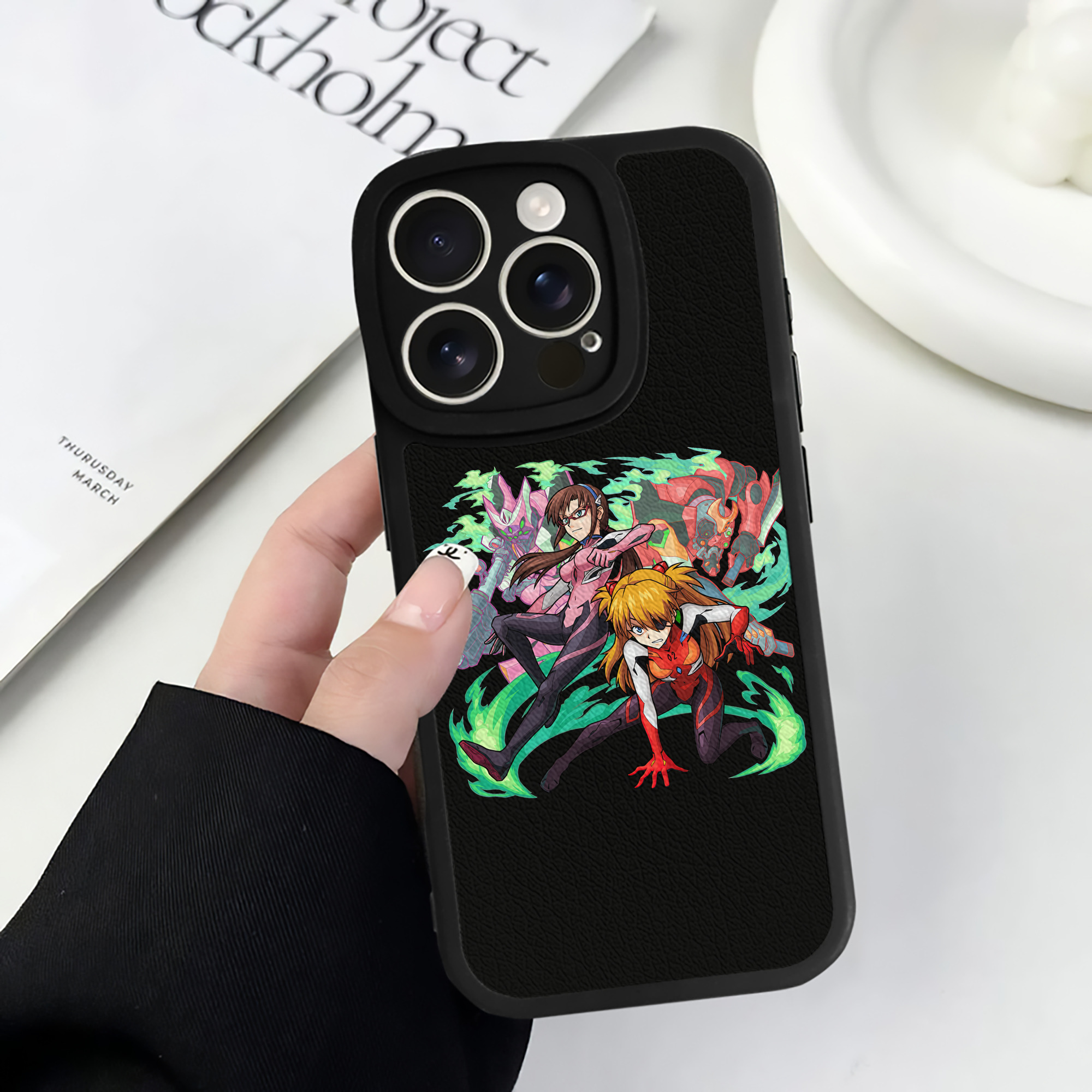 （画像用） EVA 新世紀エヴァンゲリオン 【iPhone 16シリーズ対応】シリコンスマホケース（レザー調） 材質：シリコン
